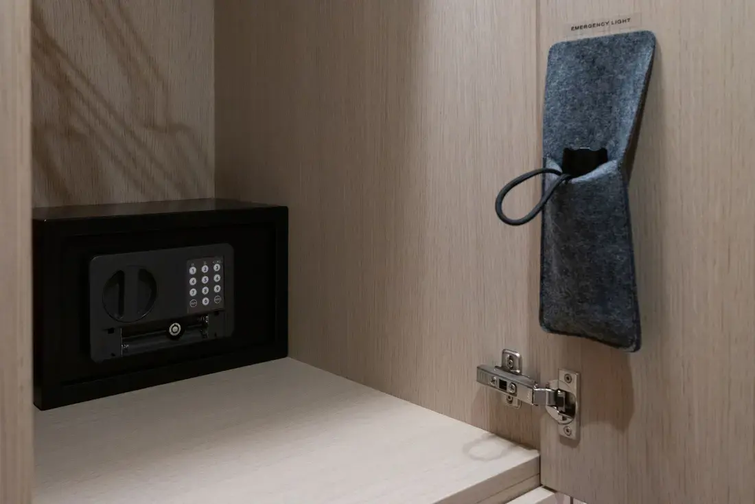 Sailing Yacht W, interior, below deck